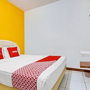 OYO 90422 Mall Of Indonesia